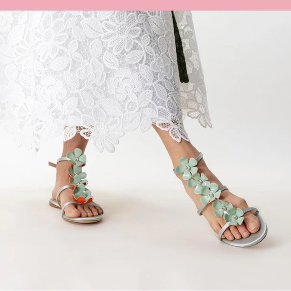 Giambattista  Valli (Brand New) Bouquet Embellished Silk T-Strap Sandals, 37 (7) - Picture 2 of 8